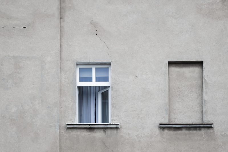 birds, stucco, dreary, shut, open, urban Scene, backgrounds, europe, architecture, stone Material, niche, crack, leak, wall - Building Feature, old, facade