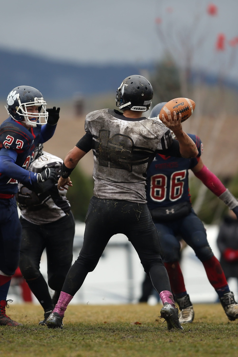 high school, wide Receiver - Athlete, american football - ball, game, action, headwear, american Football Uniform, Football, playing, number, field, Canada