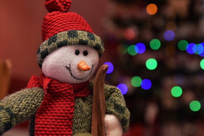 illuminated, decorations, celebration, snowman, greetings, carrot, gleaming, decoration, clothing, knit hat, happy holidays, festive, 5K, train, gift