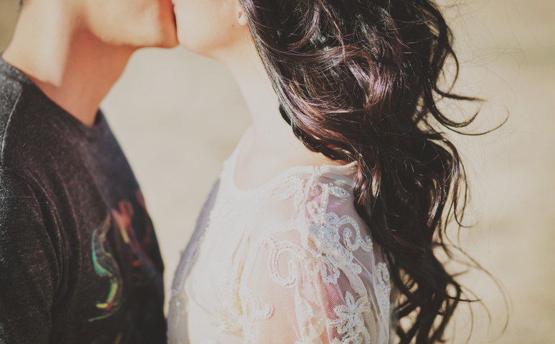 lifestyles, women, two people, newlywed, Love, focus on foreground, celebration, Romance, life events, People, Holidays, Valentines Day, 5K, hair, hairstyle