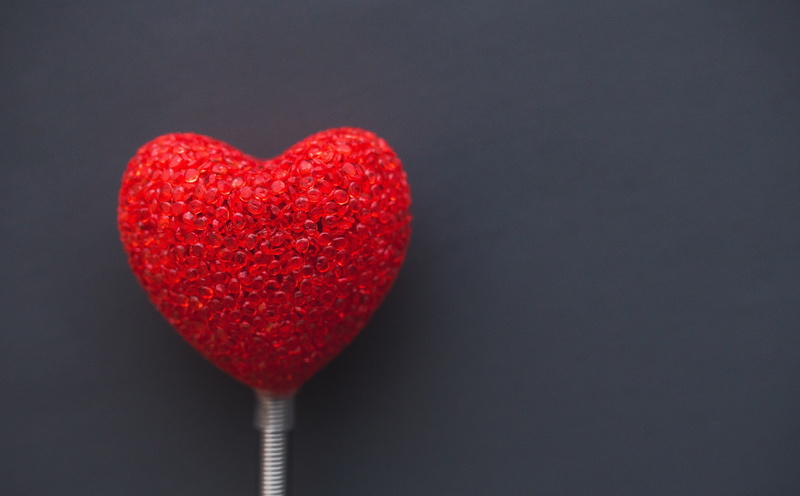 single object, close-up, indoors, food and drink, valentines day - holiday, sweet, sweet food, copy space, positive emotion, 5K, ornament, Valentines