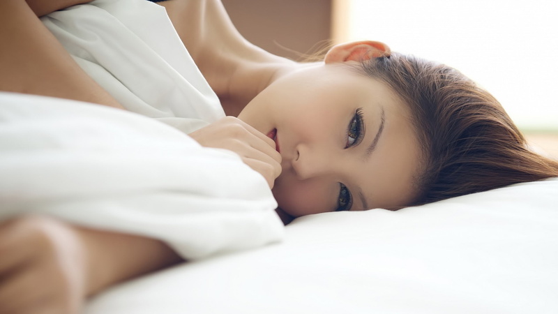 brunette, model, Japanese, women, in bed, 1080P