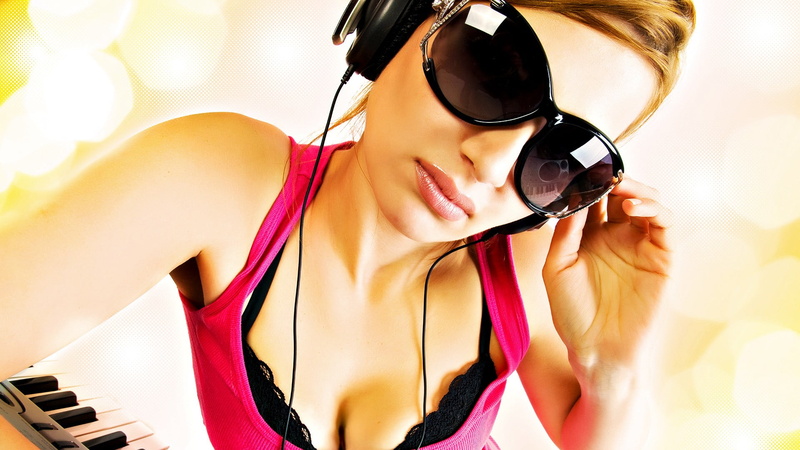 headphones, women, young adult, beautiful woman, 1080P, beauty, one person, portrait, clothing, real people, adult, tank, woman, top, young women, front view