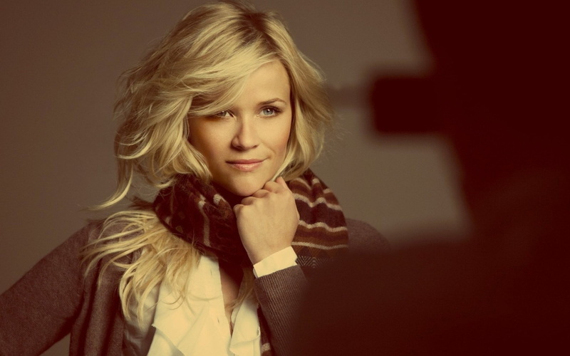 young adult, real people, actress, blond hair, headshot, looking, looking at camera, lifestyles, front view, indoors, one person, Reese Witherspoon, contemplation