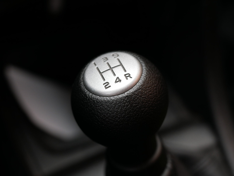 technology, indoors, communication, the gear lever, auto, gearshift, automobile, ball, western script, equipment, the interior of the car, leather, sport