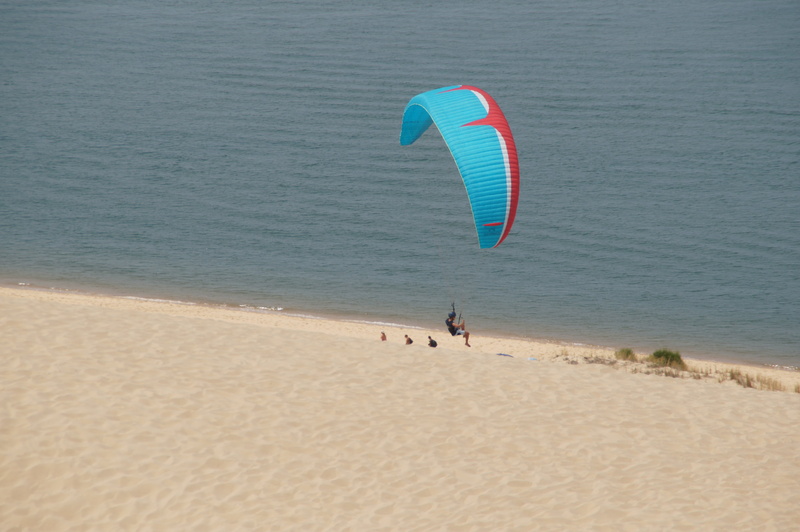 outdoors, sea, kitesurfing, grande, water, arcachon, fly, dom, lifestyles, atlantic coast, mid-air, atlantic, dune pyla you, sand, extreme sports, real people