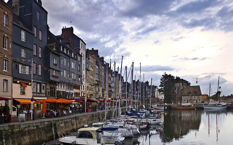residential district, built structure, city, yacht, nautical vessel, nature, lot, moored, transportation, architecture, building, vieux, water