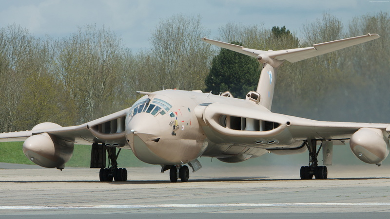 bomber, landing, Handley Page, aircraft, HP.123, 4K, XM715, Royal Air Force, tanker, Victor