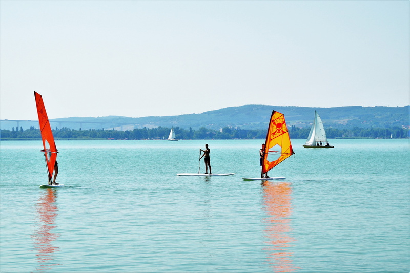 person, fun, 4K, sport, people, sea, water, sky, riding, summer, adventure, outdoors, lake, nature, windsurfing, day, boat, men, copy space, adult, trip