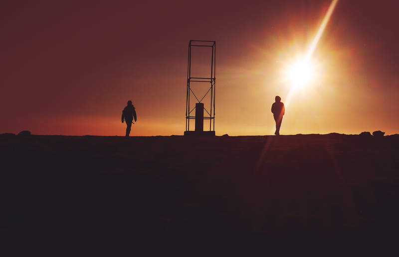 4K, women, che, nature, two, copy space, outdoors, sunrise, back Lit, gray, group of people, people, standing, beauty in nature, sunset, men, one Person
