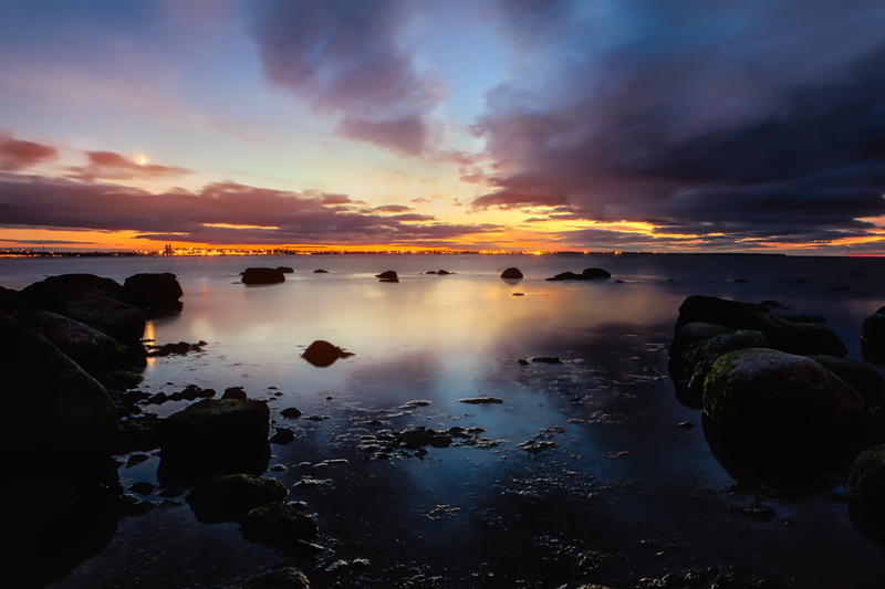 outdoor, nature, orange color, cloud - sky, sky, idyllic, reflection, beauty in nature, bay, town, seaside, 5K, city, near, rocks, beach, sunet, stones
