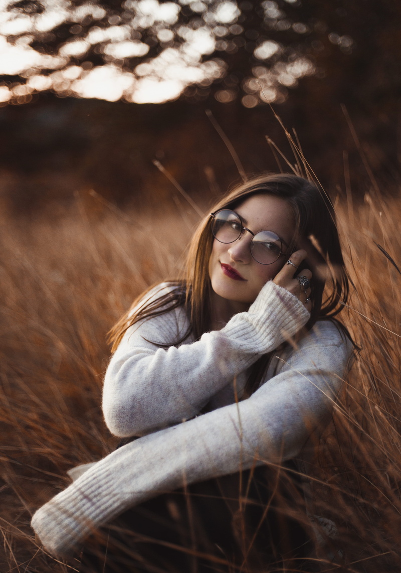 blonde, kid, selective, face, accessory, portrait, women, one person, teen, woman, glasses, person, grass, long hair, 5K, plant, lifestyles, female, photography