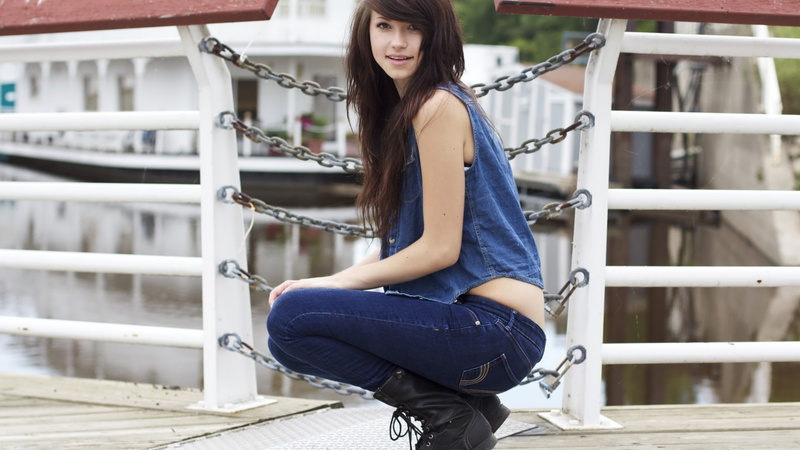 model, one person, hair, outdoors, leisure activity, beautiful woman, wearing, front view, sitting, focus on foreground, teenager, young women, shirt, Taylor Penshorn