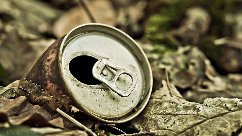 can, focus on foreground, no people, aluminum, drink can, 1080P, garbage, damaged, abandoned, run-down, close-up, silver colored, old, ruined, dirt, rusty