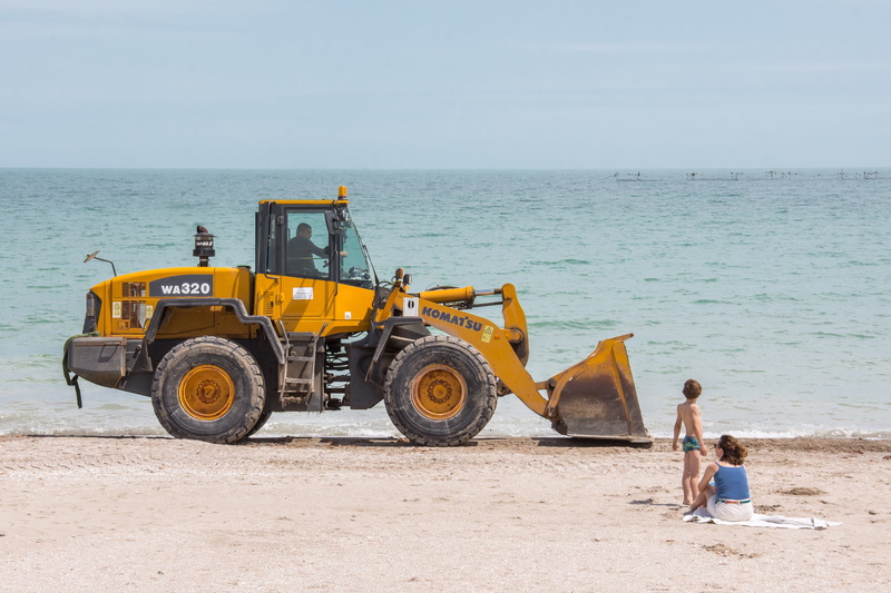 day, childhood, Heavy Industry, working, water, men, vacation, holiday, 5K, land, sunny, blue, industry, construction Site, construction Industry, tourism