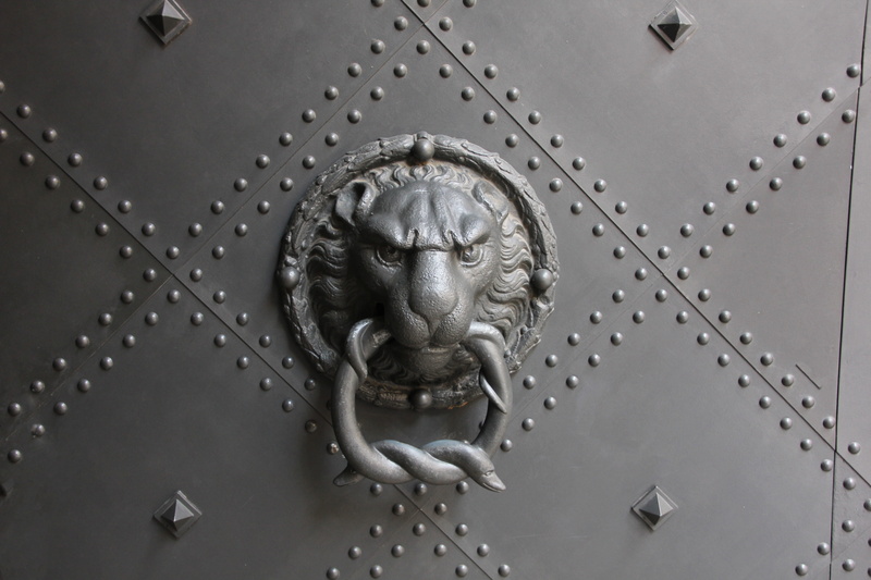 gray, art and craft, handle, call waiting, ornate, door knocker, door, door handle, creativity, lion - feline, silver colored, antique, feline, lion head