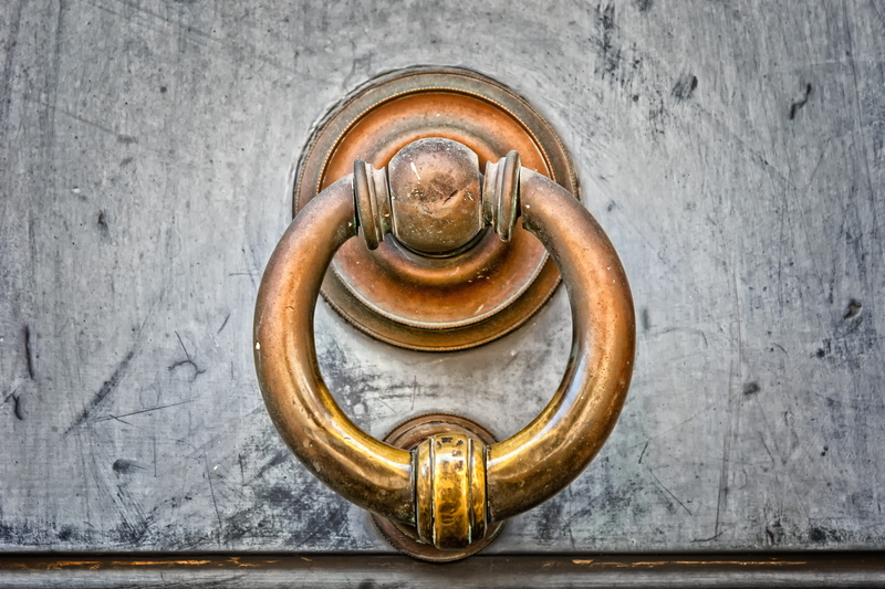 doorknocker, design, artfully, handle, house entrance, door, no people, metal, built structure, security, entrance, art and craft, historically, knocker