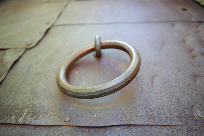 geometric shape, iron, bonding, circle, two objects, personal accessory, wedding, steel door, old door, solid, 5K, togetherness, indoors, door, shape