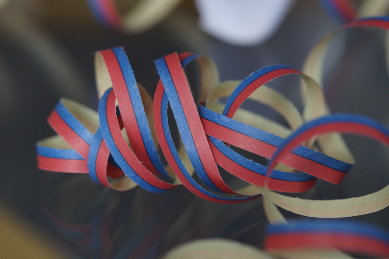 focus on foreground, Deco, high angle view, cable, no people, Streamer, 5K, day, fasnet, blue, ribbon, ringed, spiral, rubber band, rubber, abundance