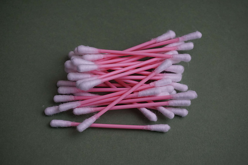 red, bb, group of objects, no people, directly above, high angle view, cotons tiges, rubber band, large group of objects, still life, white color, purple
