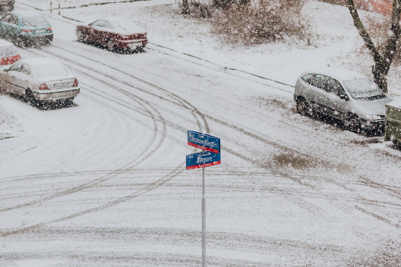white, snowy, street, day, city, snowing, sign, information sign, high angle view, snow, mode of transportation, transportation, 4K, communication, cars