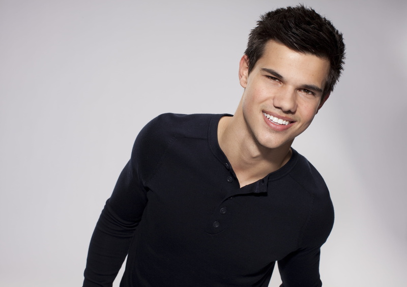 long, 2K, indoors, one Man Only, sleeved, cut out, adults Only, confidence, adult, smile, male Beauty, celebrity, success, toothy Smile, one Person, studio Shot