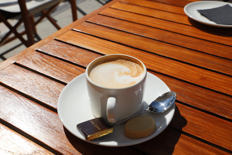 saucer, restaurant, still life, eating utensil, cup, cannes, wood grain, jos, coffee shop, tray, coffee - drink, cake, solar, no person, calm, darkness