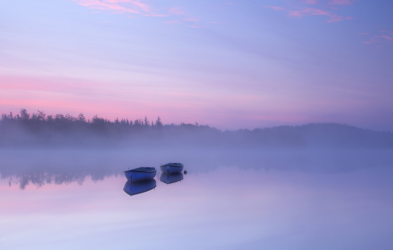 Trossachs, Simples, body, Scotland, purple, Loch Rusky, photo, body of water, jon, blue, outdoors, lake, Dawn, 4K, two, jon boat, nature, surrounded, fogs