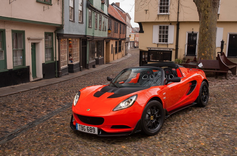 red, 4K, building, stationary, city, parking, outdoors, architecture, car, street, day, mode of transportation, lotus elise cup 250 4k high resolution  for mac