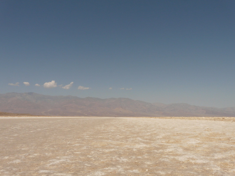 mineral, sky, badwater, wide, mountain, mountain range, infinity, desert, salt pan, horizon over land, horizon, nature, copy space, brown, day, salt, salt flat