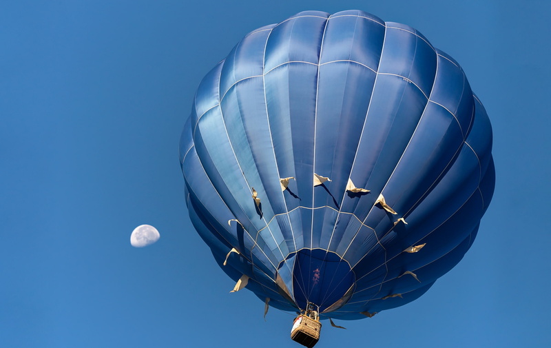 hot air balloons, Moon, no people, outdoors, balloon, air vehicle, flying, mid-air, transportation, hot air balloon, travel, low angle view, clear sky