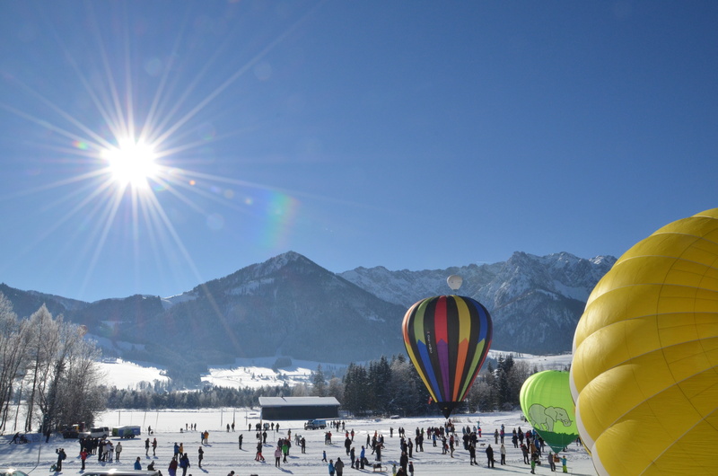 4K, trip, sunlight, mountain range, heat - Temperature, sky, snow, holiday, ballons, beauty in nature, large group of people, freedom, hot air balloon ride