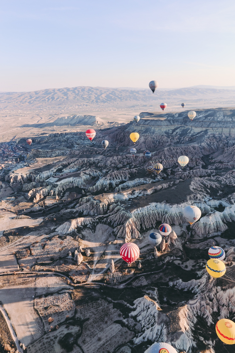 flight, balloon, environment, mountain, goreme, kapadokya, turkey, photo, air vehicle, flew, hot, kappadocium, day, mongolfiera, nature, landscape, rock - object