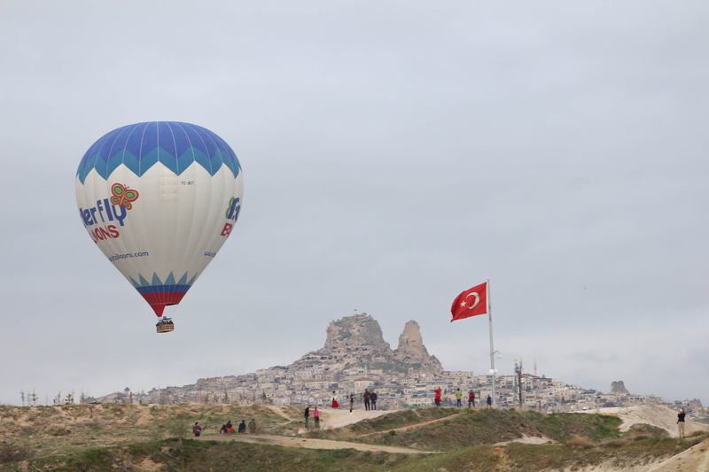 fly, mid-air, adventure, panorama, mountain, cappadocia, colorful, balloon, transportation, goreme, hot, patriotism, mode of transportation, wide, flight