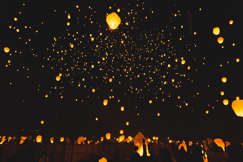 lanturn fest, decoration, paper lantern, night sky, lantern, outdoors, flying, 5K, chinese new year, mid-air, paper, no people, illuminated, event, sky