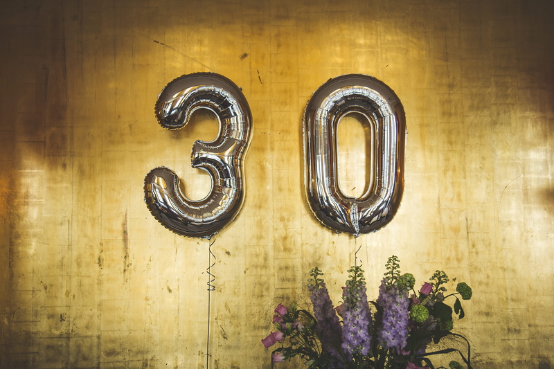 metal, 4K, two, flowers, wood - material, color, object, baloons, freshness, lighting equipment, ornate, plant, minimalist, flowering plant, 30, wall - building feature