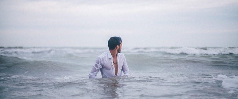 horizon, nature, shirt, young adult, tumblr, wave, horizon over water, day, one person, tide, ocean, man, waves, solitude, men, 5K, photo, land, sky, sumgait