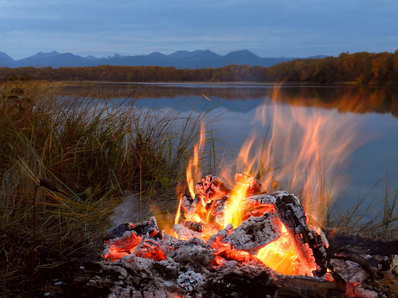 mountain, evening, sky, fever, spark, firewood, glowing, log, water, ash, mountains, flame, outdoors, lake, wood - material, beauty in nature, bonfire