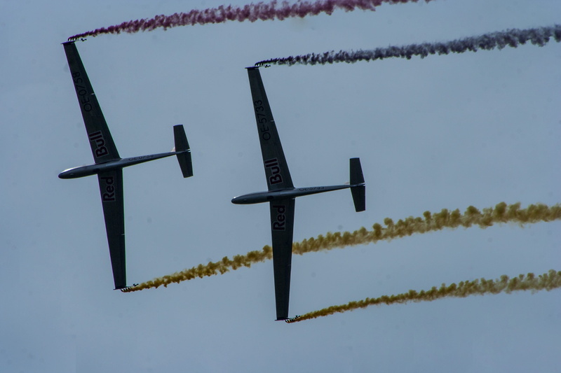 cross, flying, blau, metal, sky, religion, segeln, outdoors, communication, motion, focus on foreground, air vehicle, gelb, kunstflug, 2K, clear sky, blue