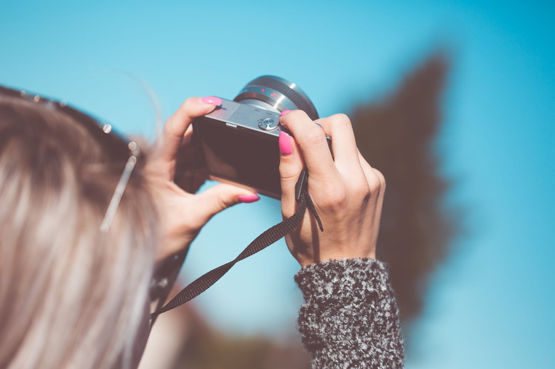 wireless technology, beauty, taking, mobile phone, hand, photographer, women, smiling, camera, turists, copy Space, camera - Photographic Equipment, Small