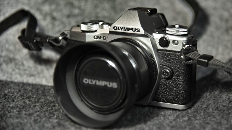 lens - optical instrument, photographing, olympus, silver, retro, arisachattasa, modern, technology, skin, camera - photographic equipment, camera, home video camera