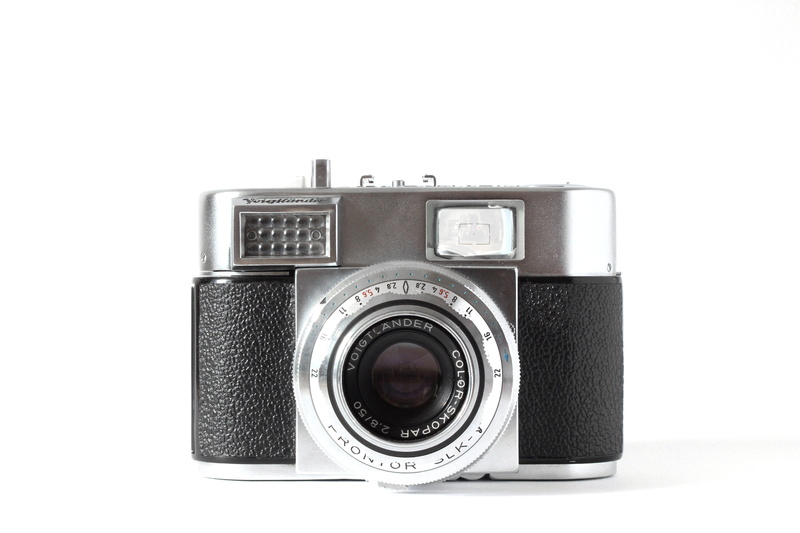 lens - optical instrument, preparation, indoors, retro styled, analog camera, close, camera - photographic equipment, technology, still life, old camera