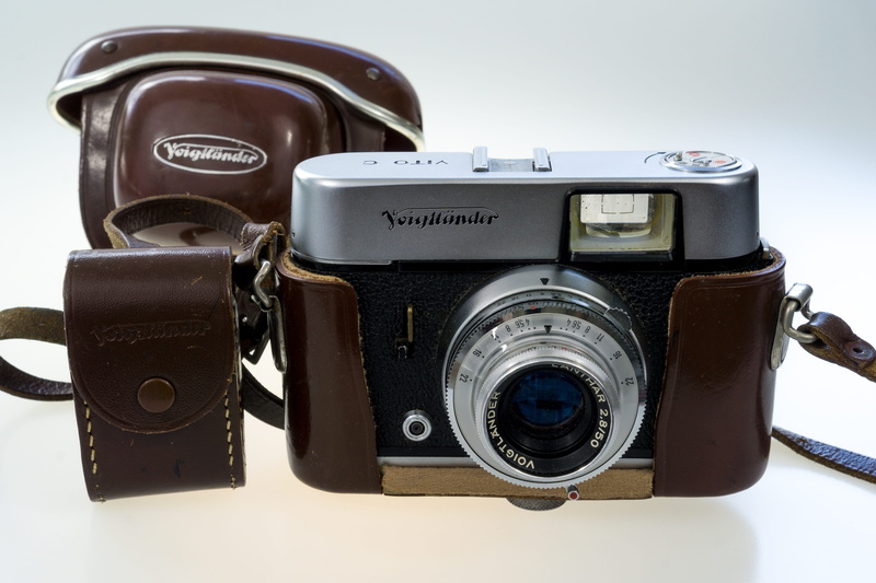 no people, 5K, the past, camera - photographic equipment, 60s, old, text, rangefinder camera, retro, retro styled, antique, retro look, analog, studio shot