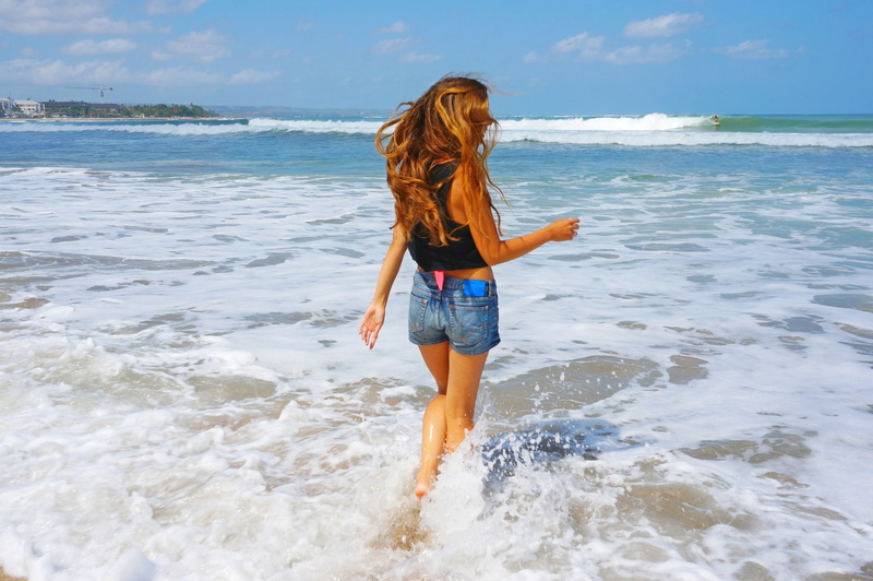 2K, leisure activity, Bali, outdoors, sea, one person, standing, real people, lifestyles, women outdoors, Russian women, hairstyle, beauty in nature, sky
