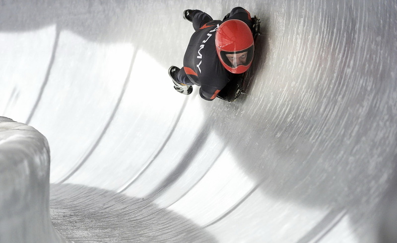 winter sport, sport, winter, cold temperature, full length, recreational pursuit, motion, ice rink, 1080P, speed, skeleton, men, shadow, high angle view