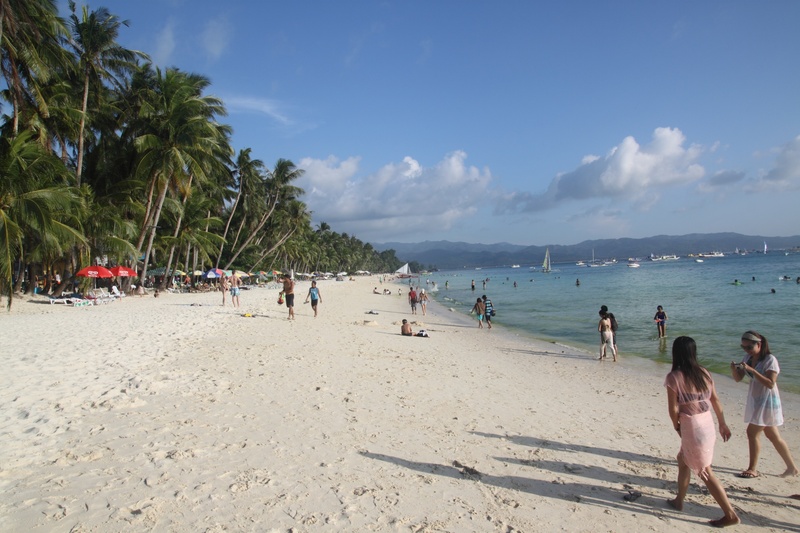 land, holiday, outdoors, sky, large group of people, leisure activity, 2K, trip, tree, boracay beach, sand, lifestyles, vacations, sea, beach, water, crowd
