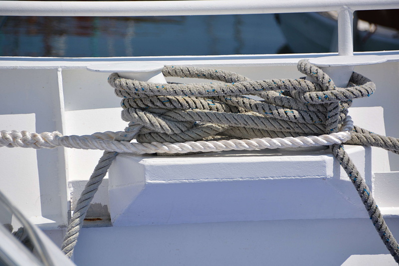 sailboat, deck, rigging, rope, tied knot, sea, water, tied up, day, railing, 4K, boat deck, marin, no people, chanvre, cordes, nautical equipment, mode of transportation