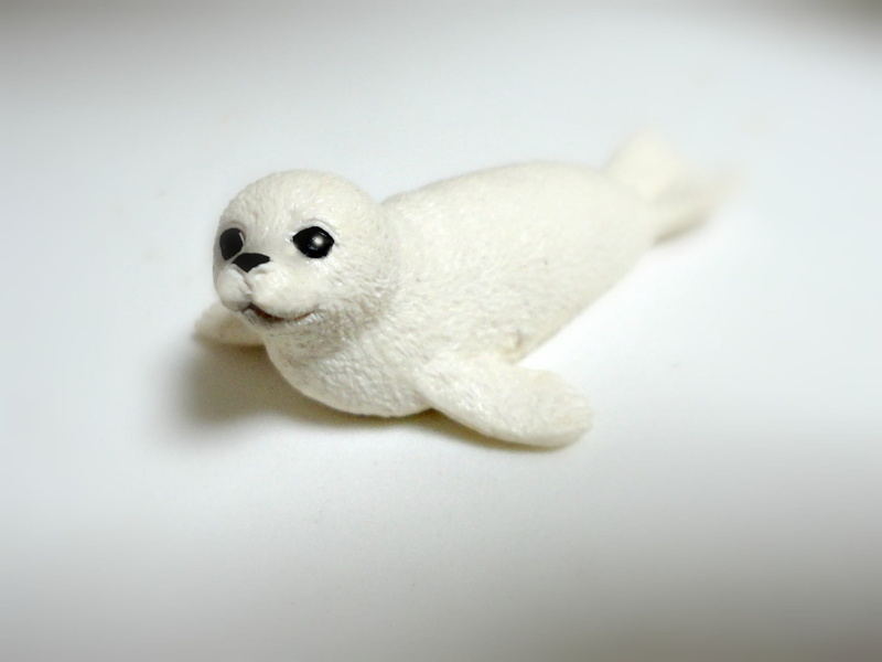 colored background, miniature, seal, gray background, cute, full length, still life, representation, stuffed Toy, baby, Wildlife, softness, 1080P, small