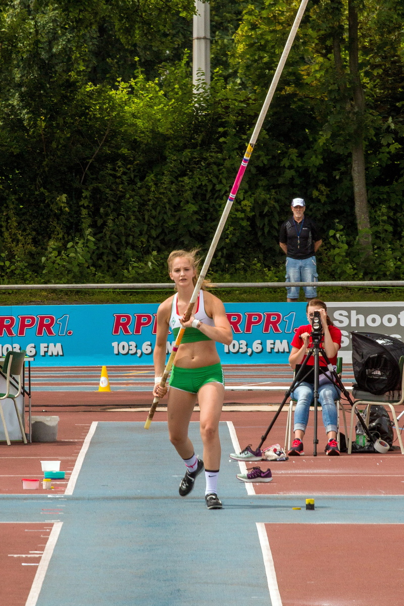 track and field, day, child, junior gala, full length, Sport, lifestyles, front view, women, people, Athletics, leisure activity, girls, running track