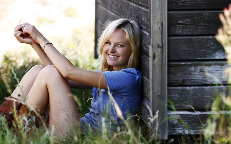 malin-akerman-smile--329--2560-x-1600-wid, 2K